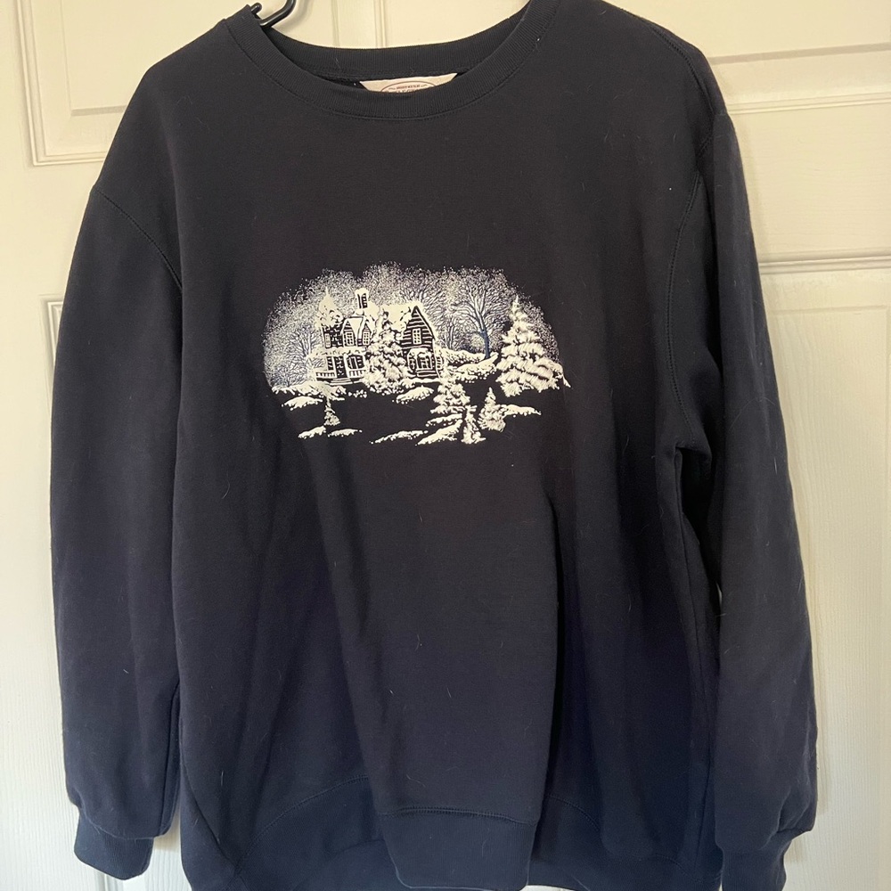 ❄️ Northern Reflections Graphic Crewneck – Size Large